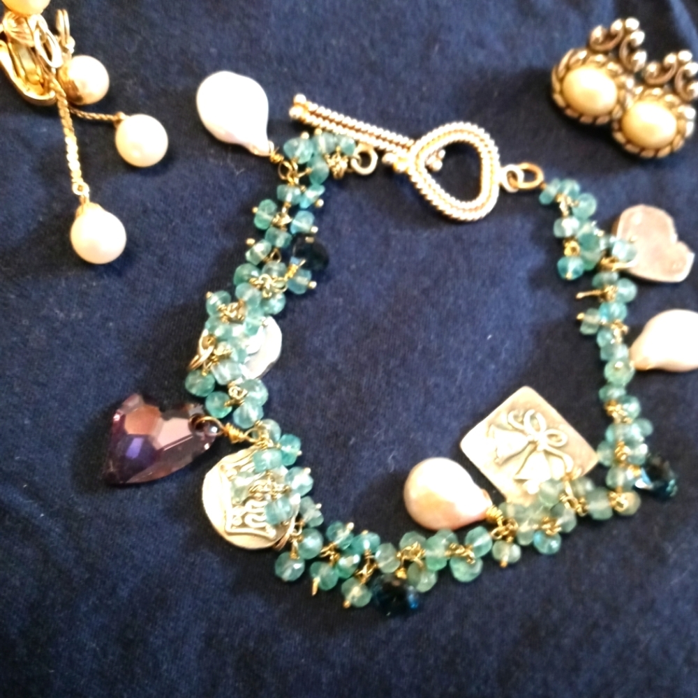 Aquamarine gem w/ pearl and charms bracelet